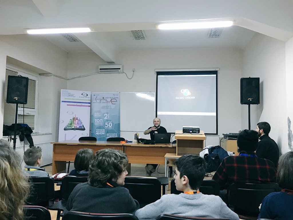 #GGJ16 is starting <a href="/FIKTedu/">FIKTedu</a> . The theme is about to be revealed.