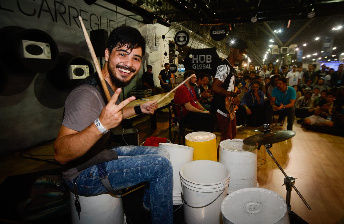 tvguniversidade's tweet photo. Muito show, literalmente! A madrugada no #HubGlobal foi assim, inesquecível! 🎷🎤🎼 #CPBR9 #tonacpbr #feelthefuture https://t.co/gvwnFbFfWL