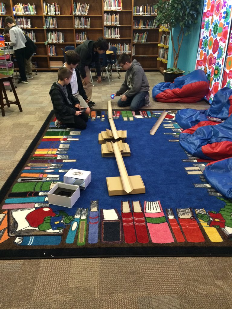 Little_Mel2's tweet photo. Makerspace Friday with Mrs. sagraves classes! @ruthcherryint @RCISDFoundation@RoyseCityISD #makerspace #technogenius https://t.co/yc4uhhBFl3
