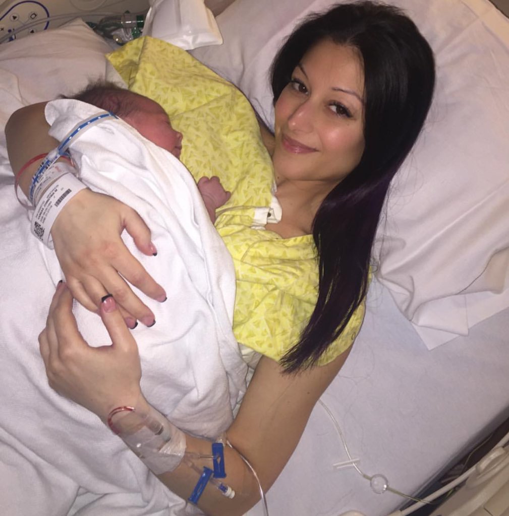 muscleinsider's tweet photo. We would like to congratulate @MHPStrong athlete Christina Vargas on the birth of her first child! https://t.co/hm2fNbXZO3