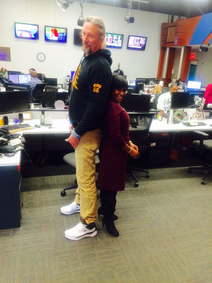 RobCardwellCBS6's tweet image. Mama @RebaCBS6 next to 6'9" @HolmbergCBS6?!  And she's in heels!! #footstoolsforlife #verticallychallenged @CBS6
