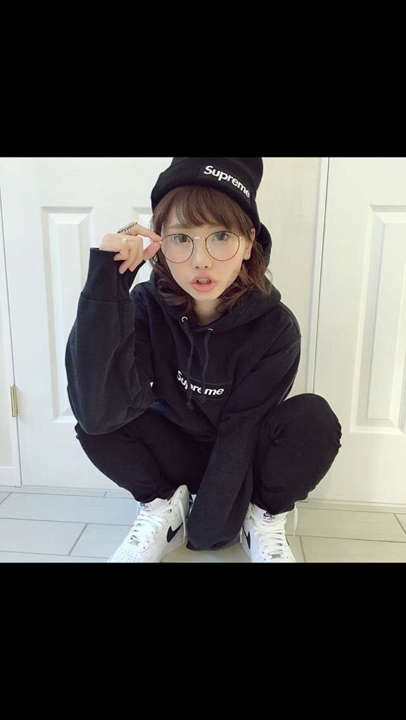 KouSupremen's tweet photo. ストリート系女子ねぇ https://t.co/S0ndcWchIL
