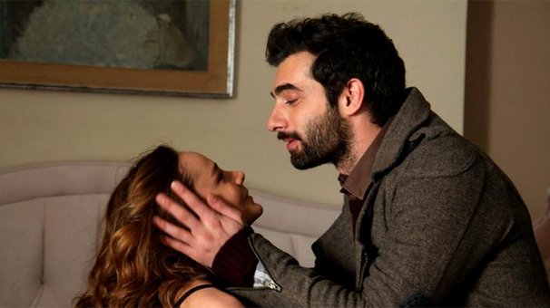 Dünyadaki herkesin parmak izinin farklı olması, kimsenin sana benim gibi dokunamayacağının kanıtıdır

Poyraz Karayel