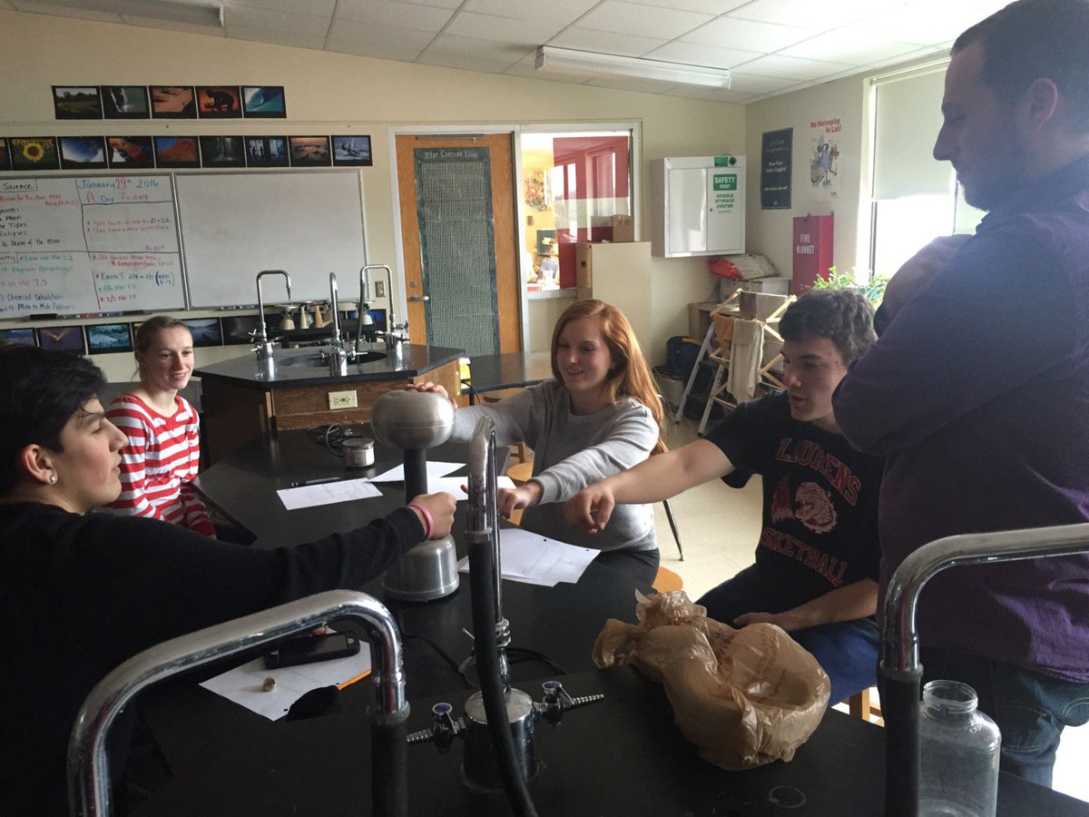mcs_wildcats's tweet photo. Sparks fly in Physics class today! Grrrrreat! ⚡️⚡️⚡️ https://t.co/Kje9KphbYH