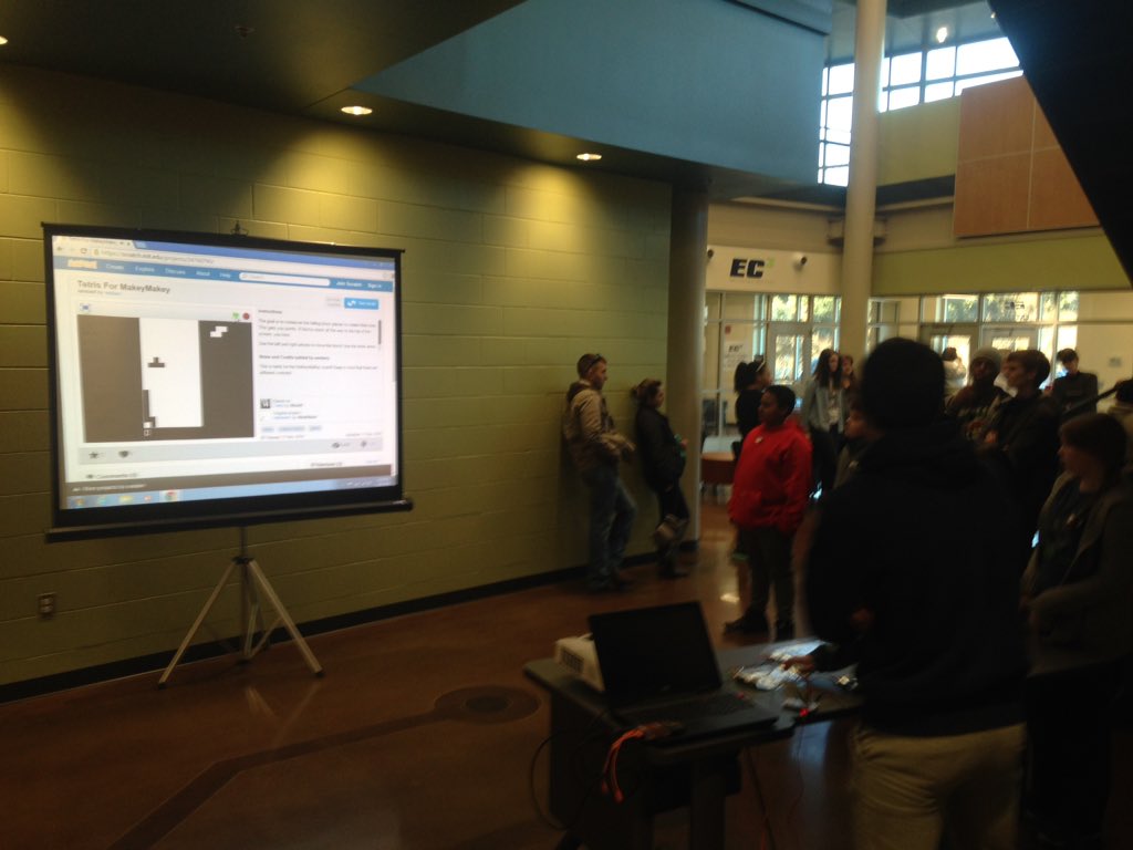 HardinCoSchools's tweet photo. #TechMakerSpace event at @HCSEC3 is a big hit. https://t.co/ugQEqAyvdI