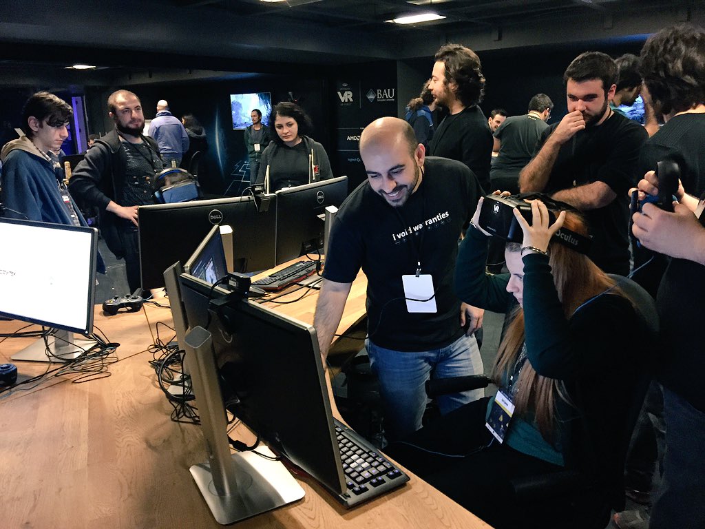 guvencat's tweet photo. Global Game Jam İstanbul@bug katılımcıları geceyarısı #VRFirstBAU 'yu bastı! :) #LateNightVR #ggj16 #ggj16bug https://t.co/dIKJx0RDH6
