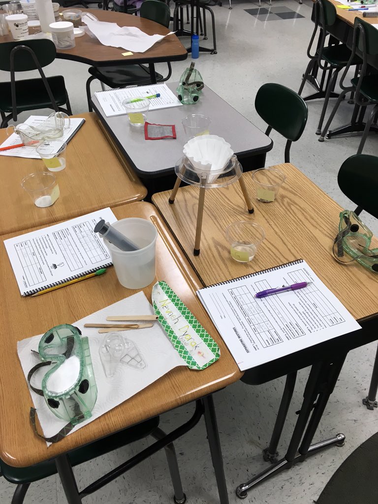 Mrs_Lilly5's tweet photo. Lab day in science with Mrs. Groene! #safetyfirst #LifeIsGoodIn5LG https://t.co/p2Y3KaEx7z