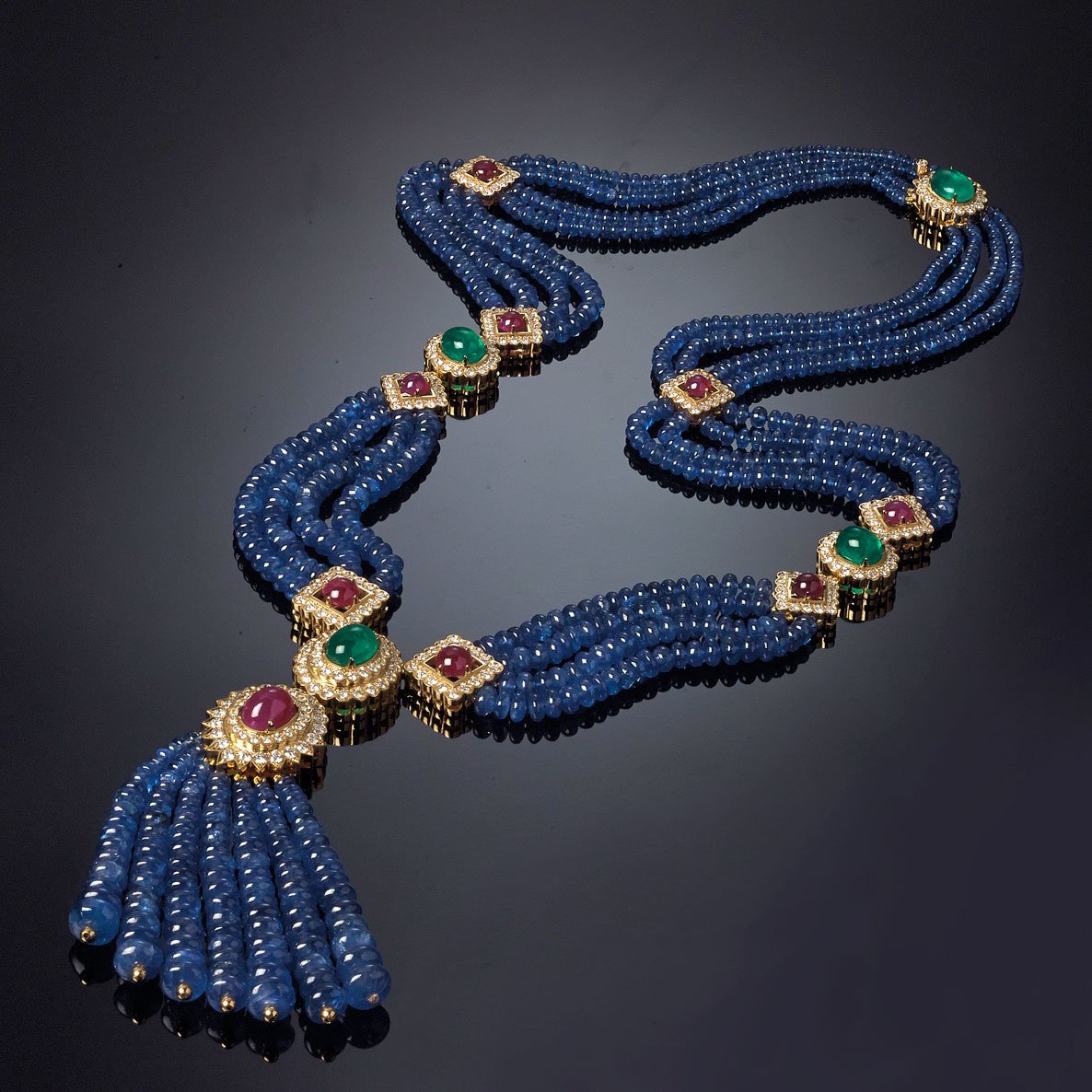 QatarCalendar's tweet photo. Showing At #DJWE16
ANISHA from Veschetti
#Qatar #Doha #Sapphire #Emeralds #Rubies #Glamour #Elegance #Veschetti https://t.co/d2HBAvI3nE