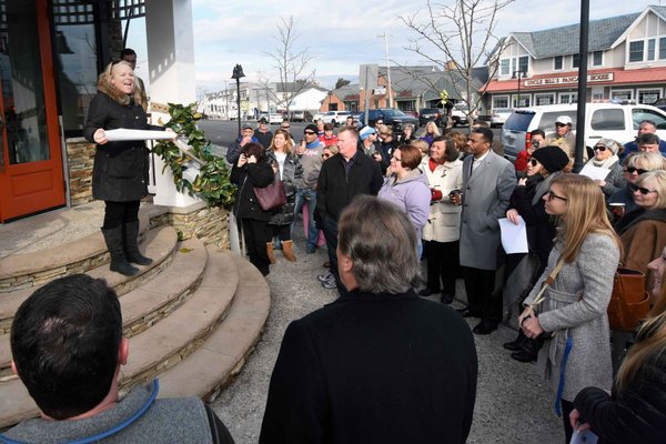 PhillyInquirer's tweet photo. A week after flooding, Stone Harbor says 'we're open for business'
https://t.co/msmVXzDJEF https://t.co/t1NXNj5y3y