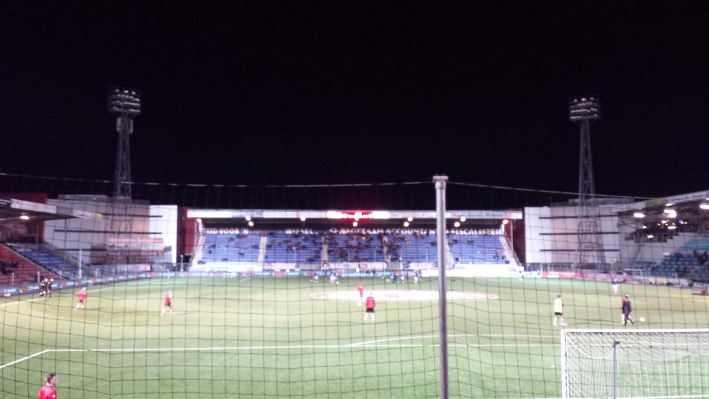 Net als vorig jaar gaan de lichtmasten ineens uit. Rekening nog steeds niet betaald? ☺ <a href="/FootballCulture/">FootballCulture</a>  #dboSPA