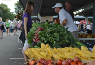 Farmers markets are vital to a local food community. Vote for your fave as #HOULocalHero. ediblehouston.ediblefeast.com/food-thought/l…