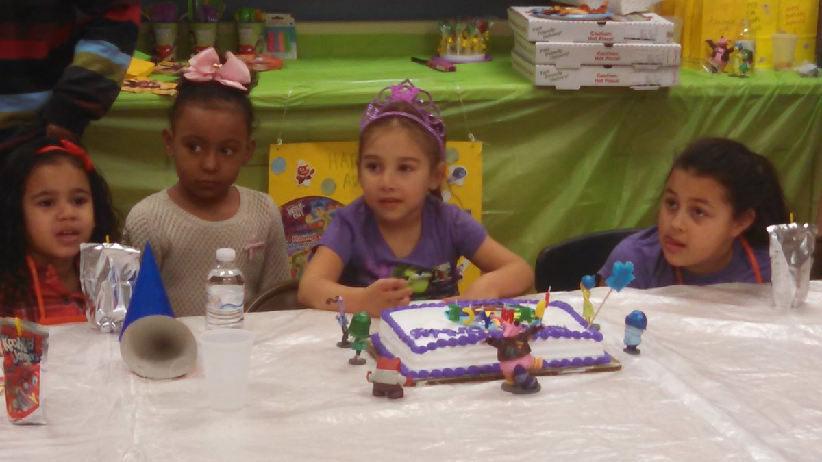 HomeDepot4287's tweet photo. @KJChamberland @horibin 4287 
#KidsWorkshop4287 for Adanyce 5th Birthday. Make sure to schedule an event,TODAY https://t.co/7XV5YH4cgk
