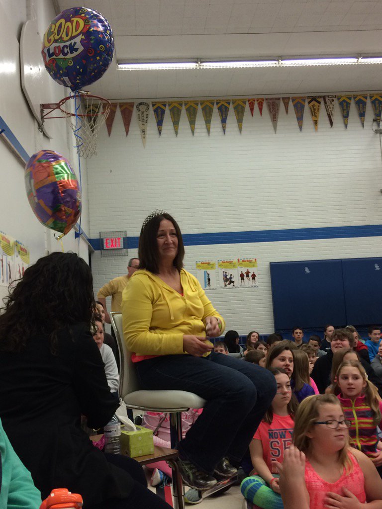 KingGeorgeLKDSB's tweet photo. Saying goodbye to our Mrs Pugh who retires from King George today. Many heartfelt thanks and best wishes #oneofakind https://t.co/YQV0iARzYq