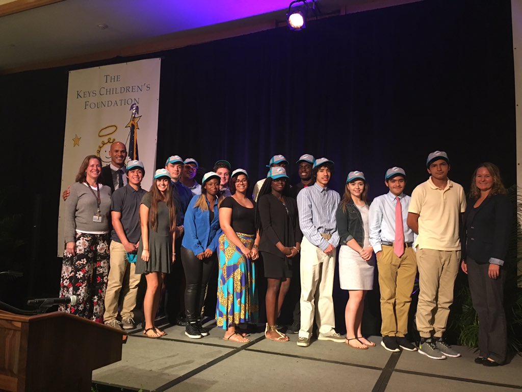 <a href="/JasonTaylor/">Jason Taylor</a> with the kids today after speaking with the Keys Children's Foundation at <a href="/OceanReefTweets/">Ocean Reef Club</a>