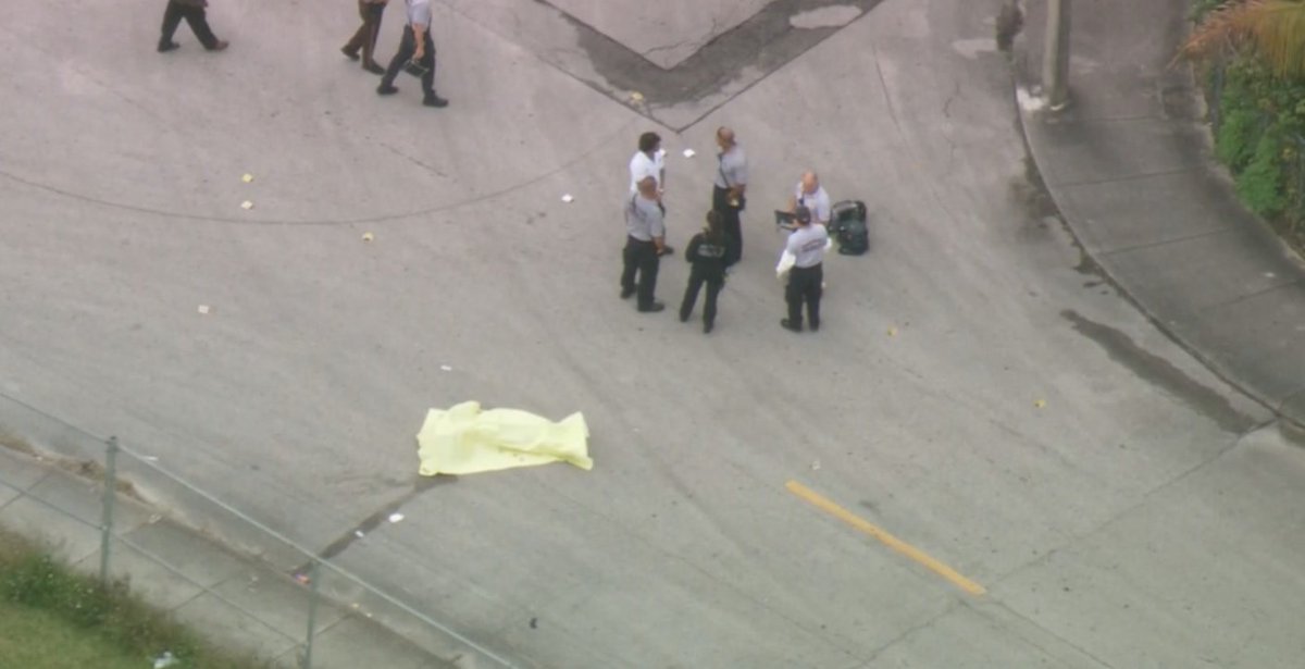 #BREAKING Lockdown at 2 Miami-Dade schools after nearby fatal shooting bit.ly/20ydr8D?utm_me… https://t.co/us9jpOtsjb