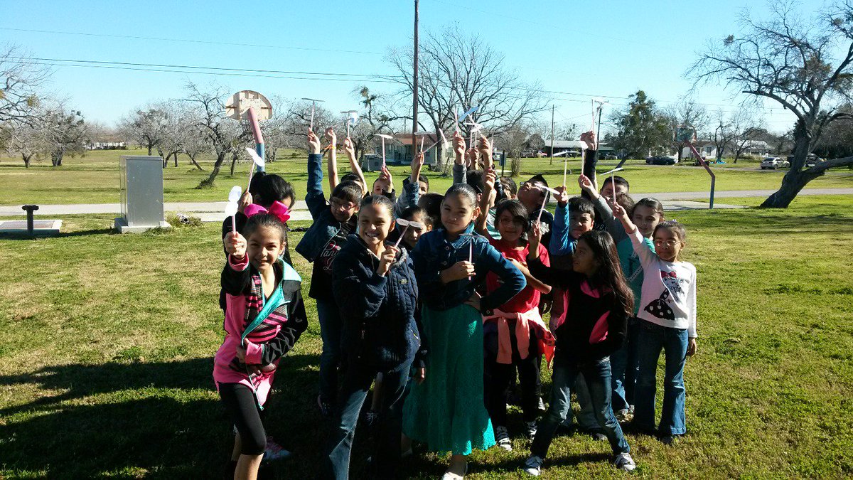 RussellCamacho6's tweet photo. 3rd grade science class defying gravity. https://t.co/kxWZmQc2iN