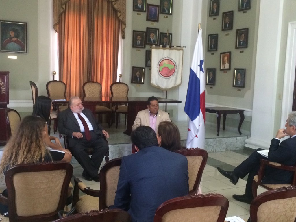 Máxima Autoridad de la Prov. <a href="/PINOPINTOS/">RAFAEL PINO-PINTO</a> recibe visita de cortesía de Delegación Comercial y Embajadora de Turquía.