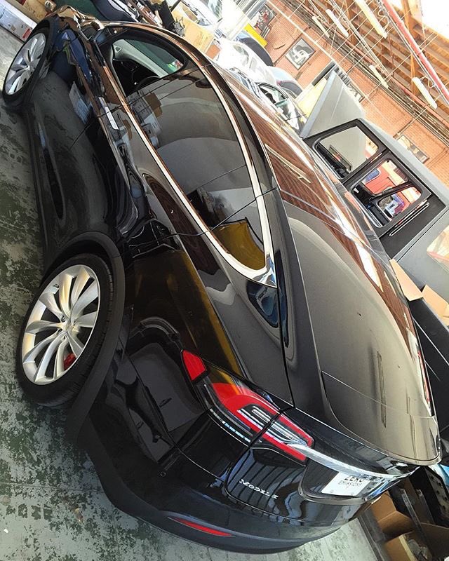 PLATINUM_GROUP's tweet photo. The all new @TeslaMotors #ModelxP90D in for family @BethWhitson 

#PML | #PML2016
Info@platinummotorsport.com https://t.co/fLBF3KZq0Z