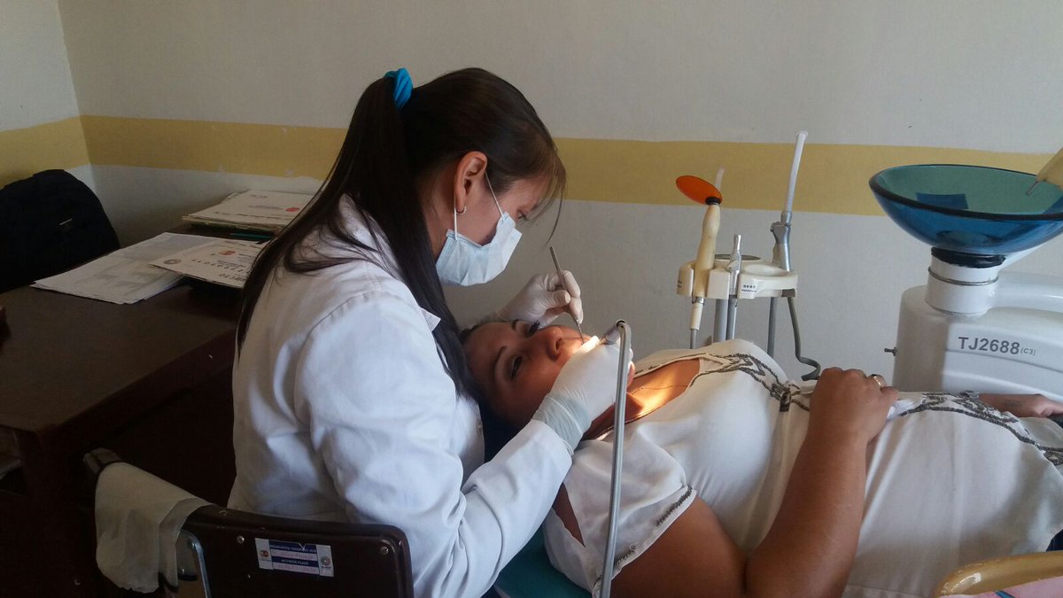 Salud_Loja's tweet photo. Centro de Salud Bellavista #Distrito11D05 realiza atención odontológica con calidad y calidez. https://t.co/99IYAqDNNq