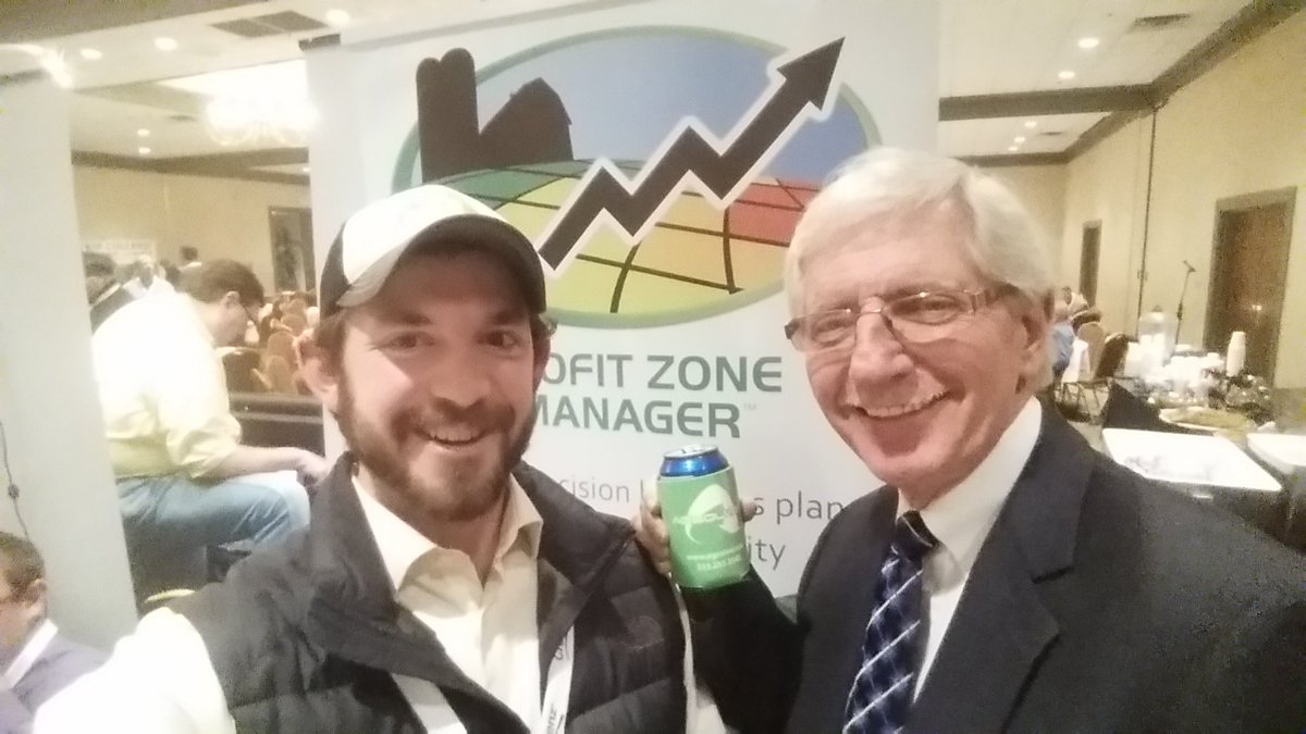 trentoncarley's tweet photo. Illinois Soybean Association Effingham Summit with Gale Cunningham #soyyieldchallenge #AgSolver https://t.co/y8O7HINZib