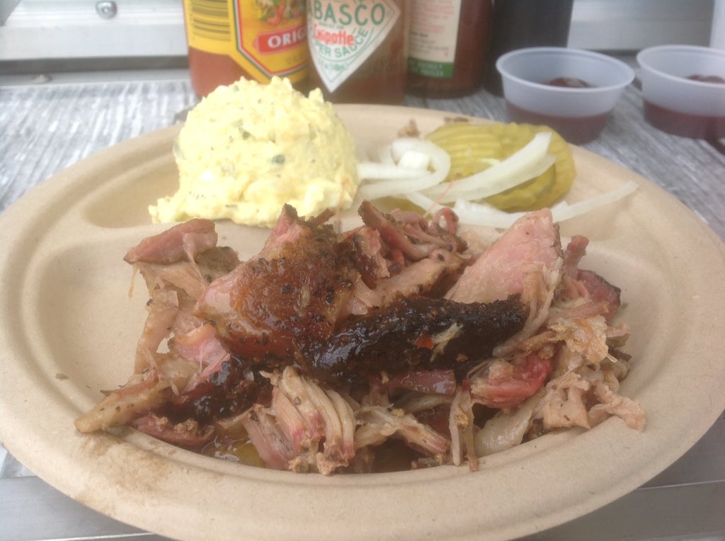 mochillibbq's tweet photo. Mmmmmmm
#bbq #pourhouse #strangebrew https://t.co/cPO1KZS6zX