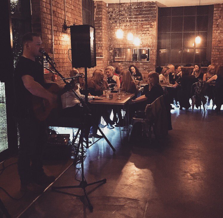 Amazing live music from <a href="/waynebrennan/">Wayne Brennan</a>...<a href="/academyespresso/">Academy Espresso Bar</a> know how to put on a good night, nice one guys 👌🏻🍹