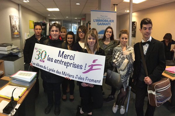 LP_Froment07's tweet photo. #30ansbacpro le #lp_froment07 #Aubenas remercie M. POYET de l'entreprise #GuyHocquet pour son soutien ! #acgrenoble https://t.co/VtNllpZ0s1