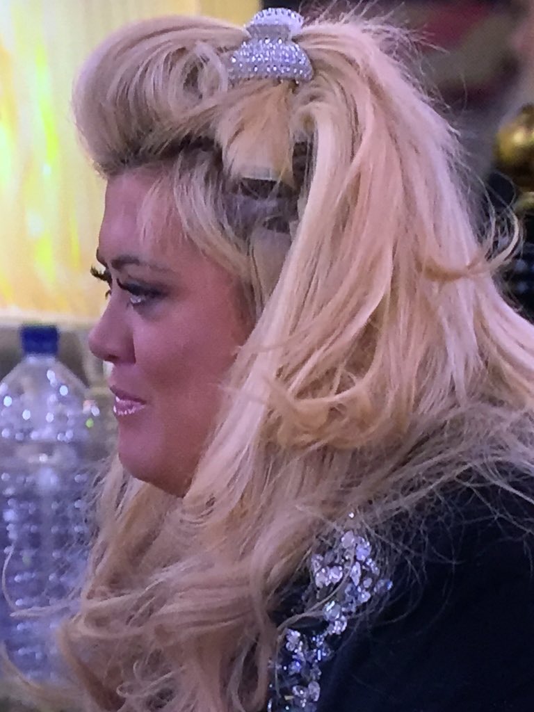 Ellie_Rose93's tweet photo. "You look famous, the way you dress and carry yourself" 👀👀👀 sure ya do #bbuk https://t.co/v3hnaoQknV