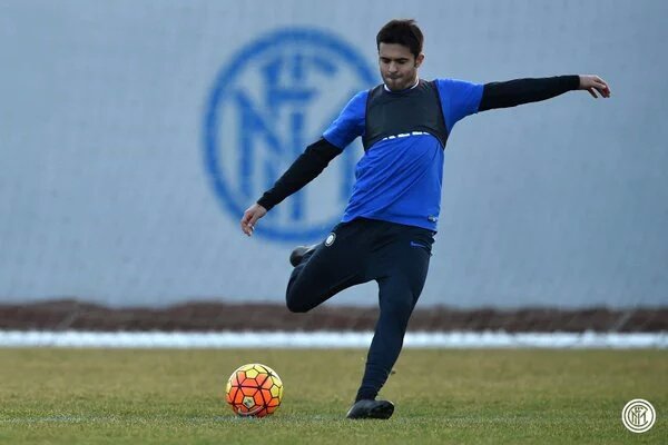 Inter_id's tweet image. Sesi latihan pertama @Edercitadin7 inter.it/ba/news/19781 #WelcomeEder #FCIM