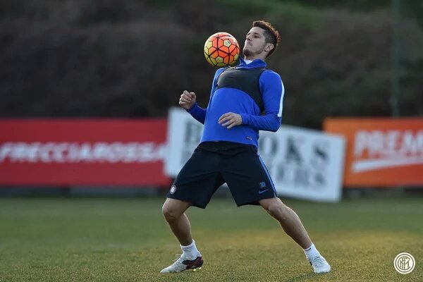Inter_id's tweet image. Sesi latihan pertama @Edercitadin7 inter.it/ba/news/19781 #WelcomeEder #FCIM