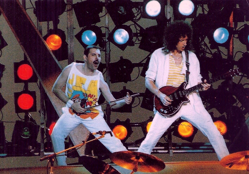 kaszmiramercury's tweet photo. #MayFever #brianmay @DrBrianMay #FreddieFriday @kaorinhanna @Guenhwyvarrr @Fred91mercury @_freddie_queen_ @LongoIda https://t.co/ED9ojThOq5