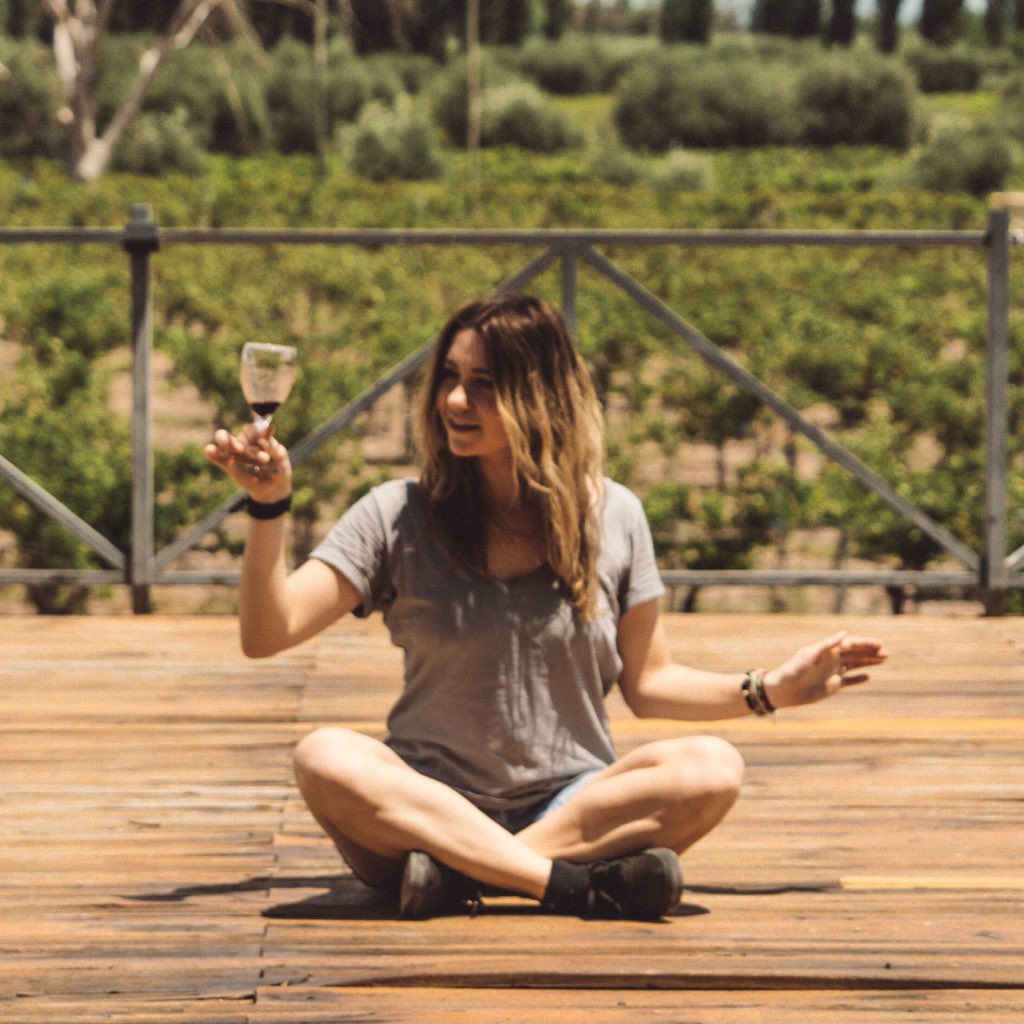 heynadine's tweet photo. Vino!❤️🍇 So here's to the start of my next adventure, a month in Argentina🇦🇷 + Chile 🇨🇱. https://t.co/hBbCBSmduv https://t.co/l8nKhu6oLa