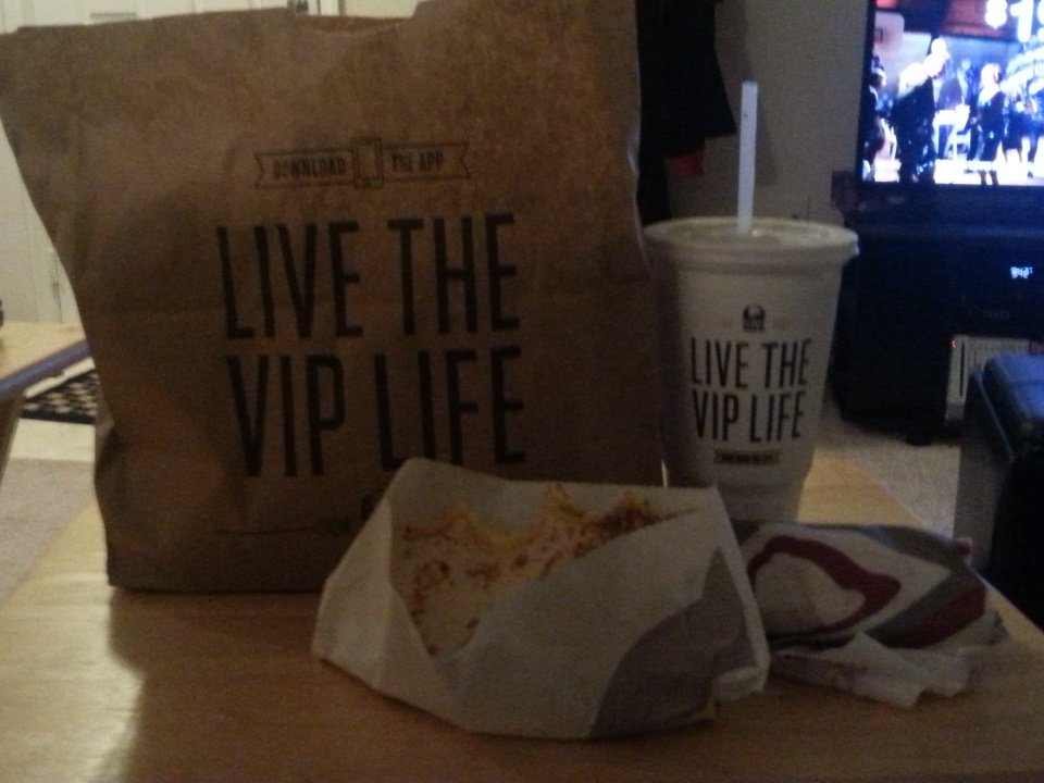 iamcassandra's tweet photo. #Onthelastdayofmy20s I'm having @tacobell for dinner. #livetheVIPlife https://t.co/6waLrPEFvM
