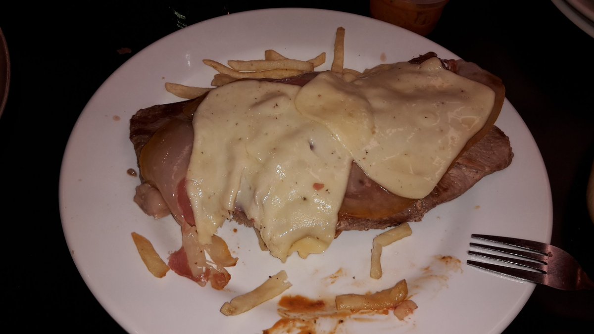 Cenorrio bueno ahi, ¡como esta ehto de weno! PD: im happy me han cantado el cumpleaños en el restaurante donde estoy