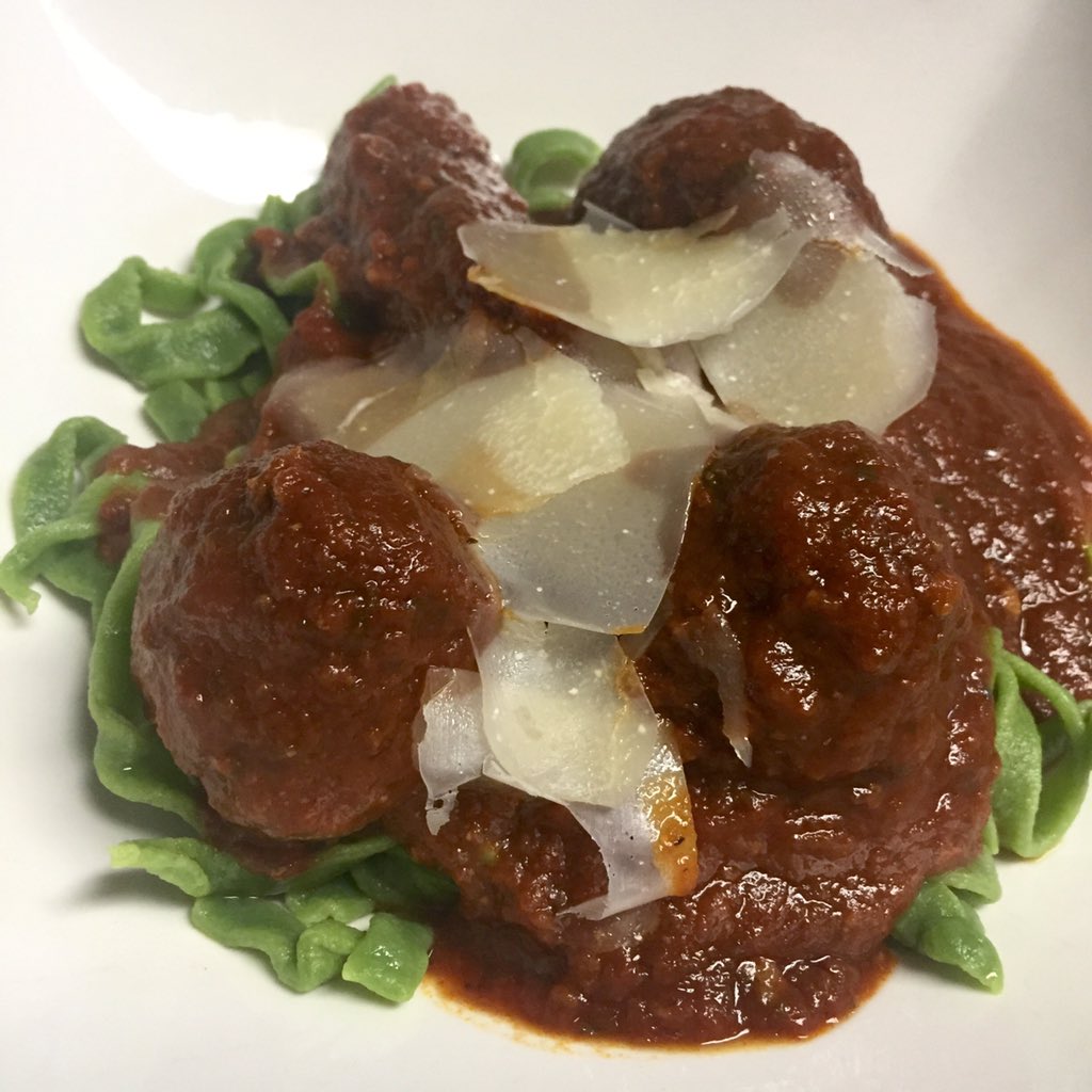 Spinach Fettuccine, Meatballs &amp; Italian spicy sausage - just need a beautiful bottle of #RedWine 🍷