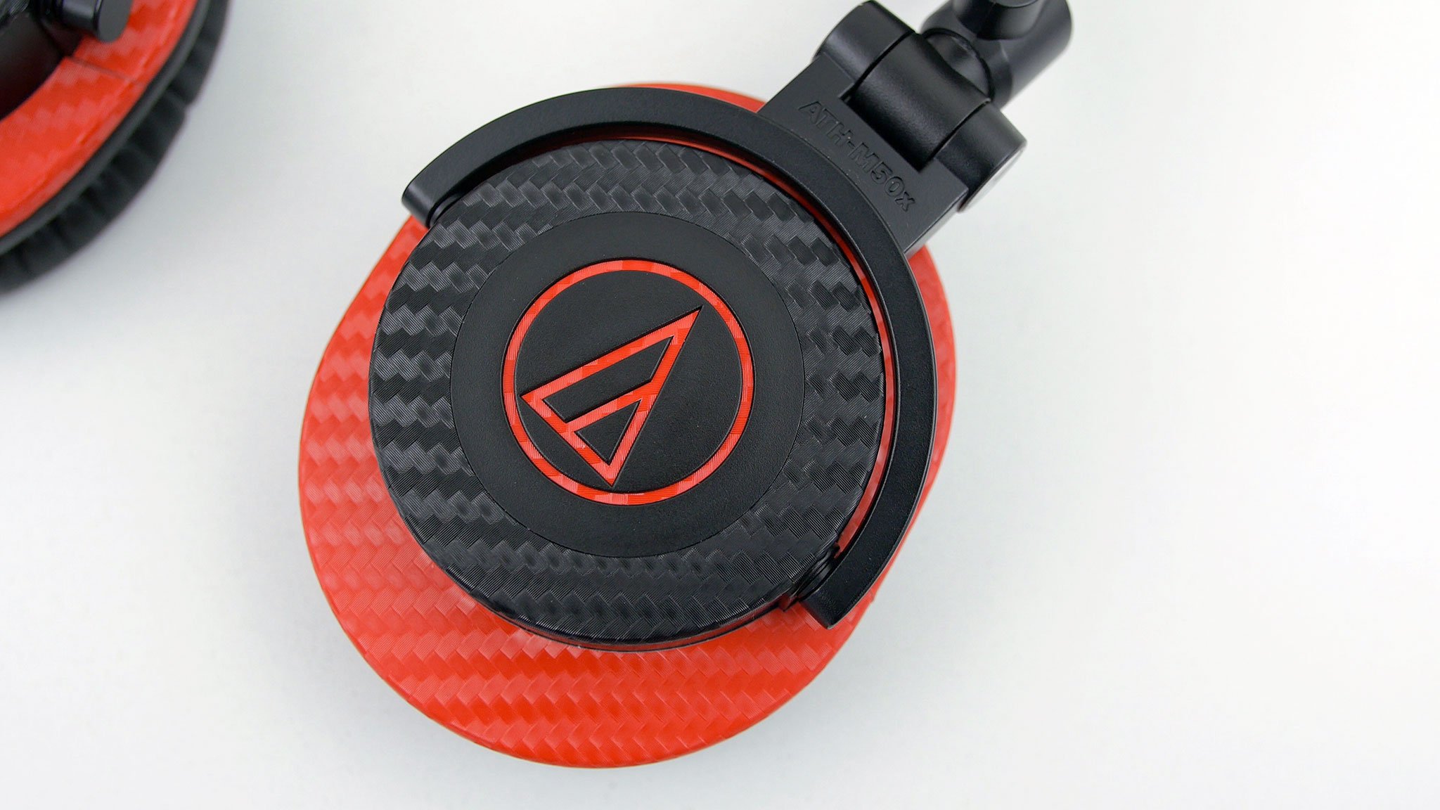 dbrand-on-twitter-top-5-headphones-under-200-https-t-co