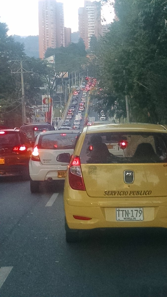 juanpacar's tweet photo. @elcolombiano chambonada, que otro nombre se le puede dar al puente del tesoro x superior? https://t.co/aOGRbHW1vX