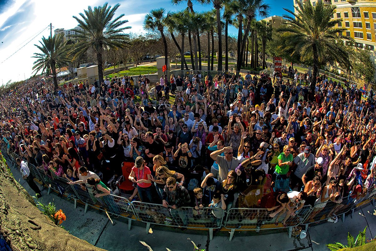 USFAthletics's tweet photo. Happy #Gasparilla #TeamTampaBay. Be there early to see Float #8. #BullsUnite ☠📿🤘 https://t.co/OtCIDWKdag