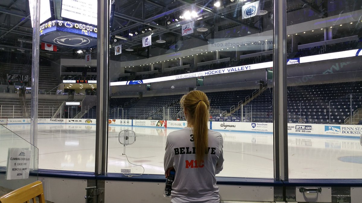 RITWHKY's tweet image. Pre-game focus. It's almost time for the Tigers to take the ice. #QuietIntensity @RITWHKY #RIT