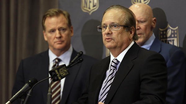 latimes's tweet photo. Chargers will stay in SD for 2016 in an attempt to find long-term stadium solution https://t.co/UuRBdDIwyY #Breaking https://t.co/HC4APiJYPJ
