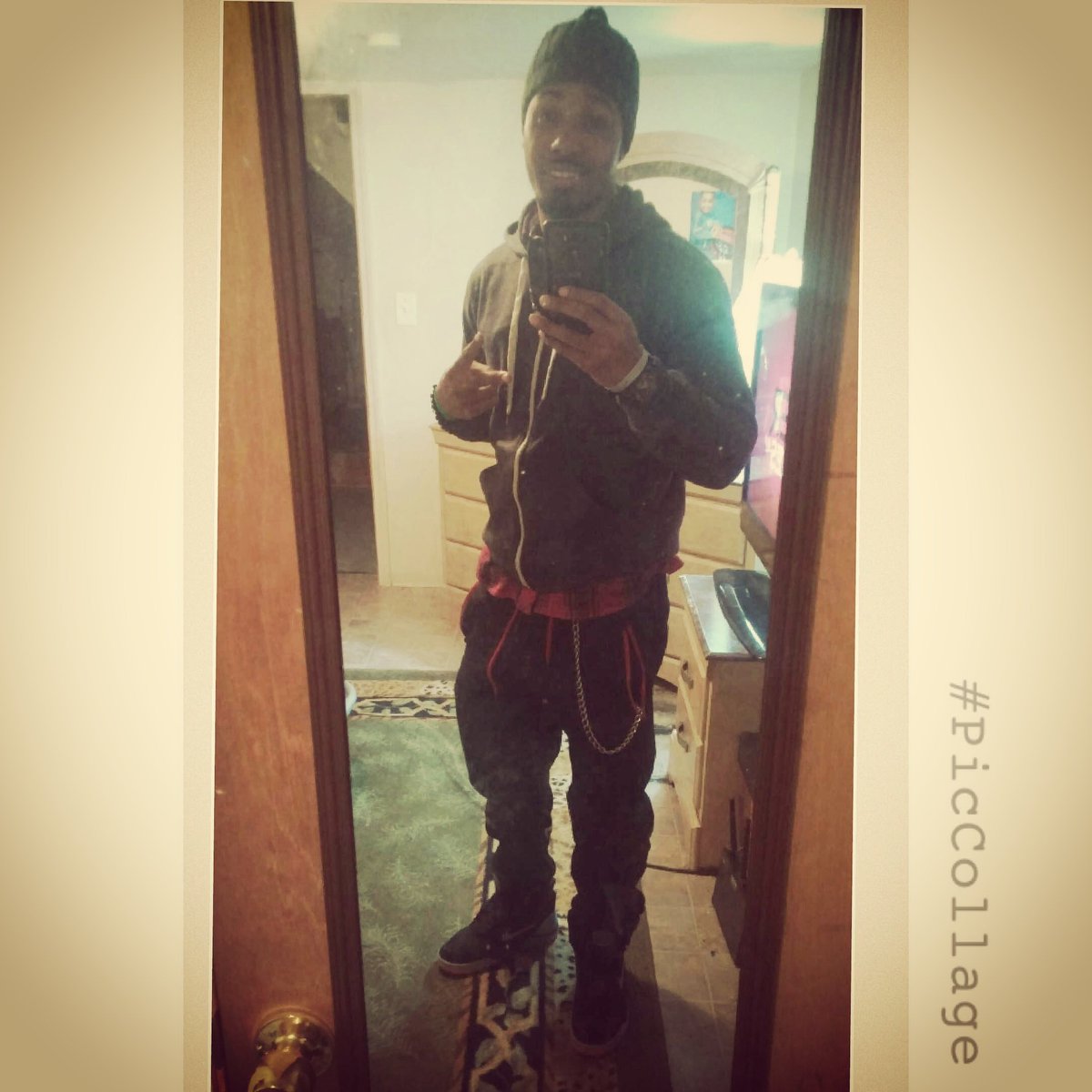 EezySoCrazy's tweet image. Black🔲...Red🔴...Grey📐...Gawd...Like😏💪👌... #nikecommandforce