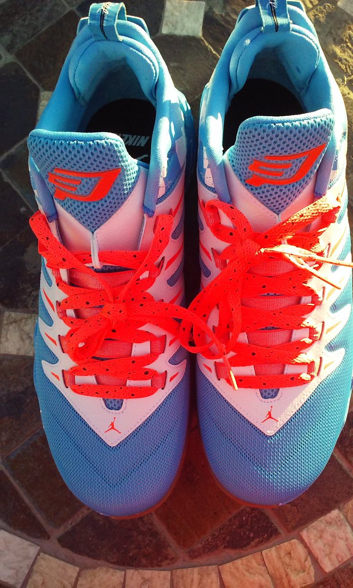 oh_swick's tweet photo. Got invited to the gulls game. Time to unDS the #CP3ID winners https://t.co/lhiAXlztvU