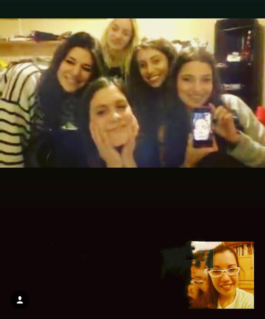 benedettagfj's tweet photo. Skype con la giulia in Spagna e facetime con la noe in Australia ❤ il cerchio di fuoco https://t.co/5kPIYE1EVg