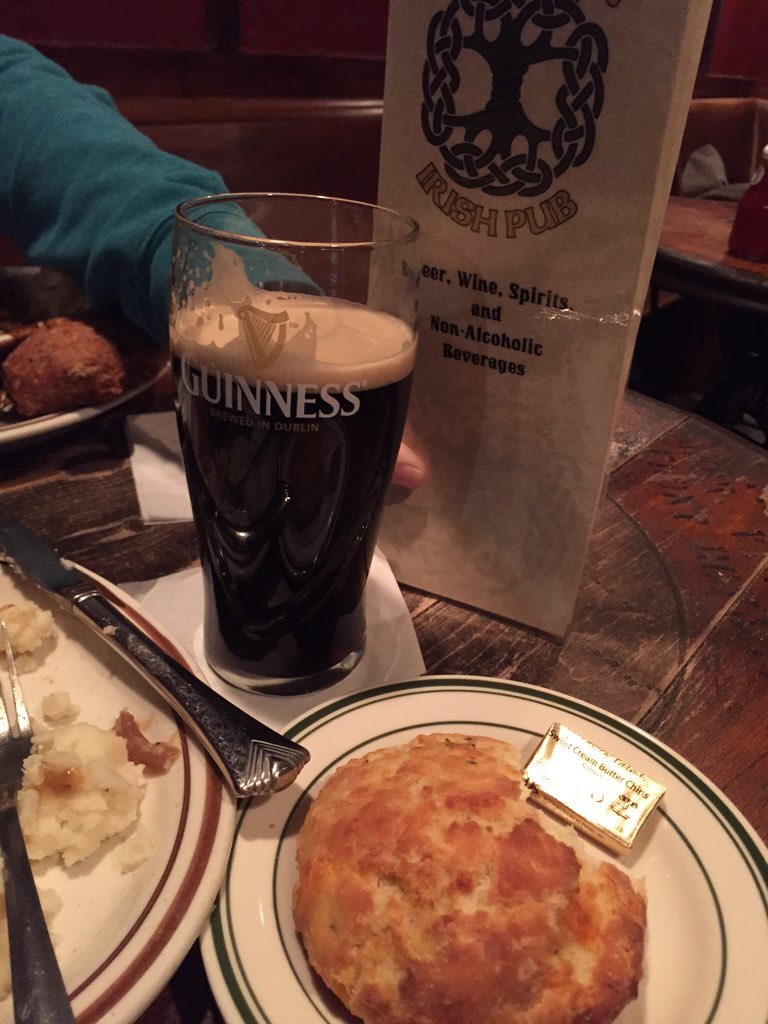 #scones at #nanasirishpub in #middletownva @MissTea14