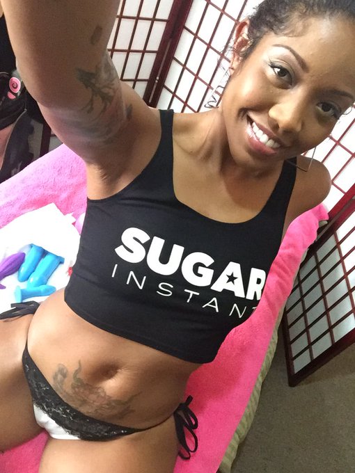 Whos ready 2 see me on @SugarInstant #webcam right now?!I'm on from only 4-5pm let's make this hr worth<a class="tags" href="/tag/sugarinstant">@sugarinstant</a><a href="/tag/webcam"class="tags">#webcam</a>