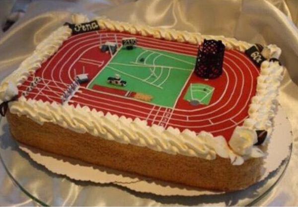 TeamRunner4Life's tweet photo. Who made this cake?!?! 😋😍 #TrackNation https://t.co/eUH3x0LTFP