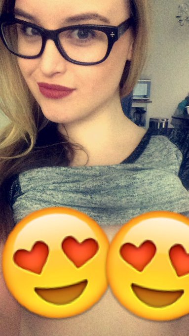 Come hangout on MFC with meeee! https://t.co/YTeljKbmk2 https://t.co/uOYCCOxTvA