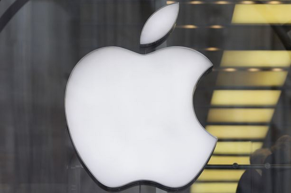 GiZMedia1's tweet photo. Apple Recalls Power Plugs Over Electrical Shock Risk https://t.co/e5ygUueIcp https://t.co/IABPQLPsME