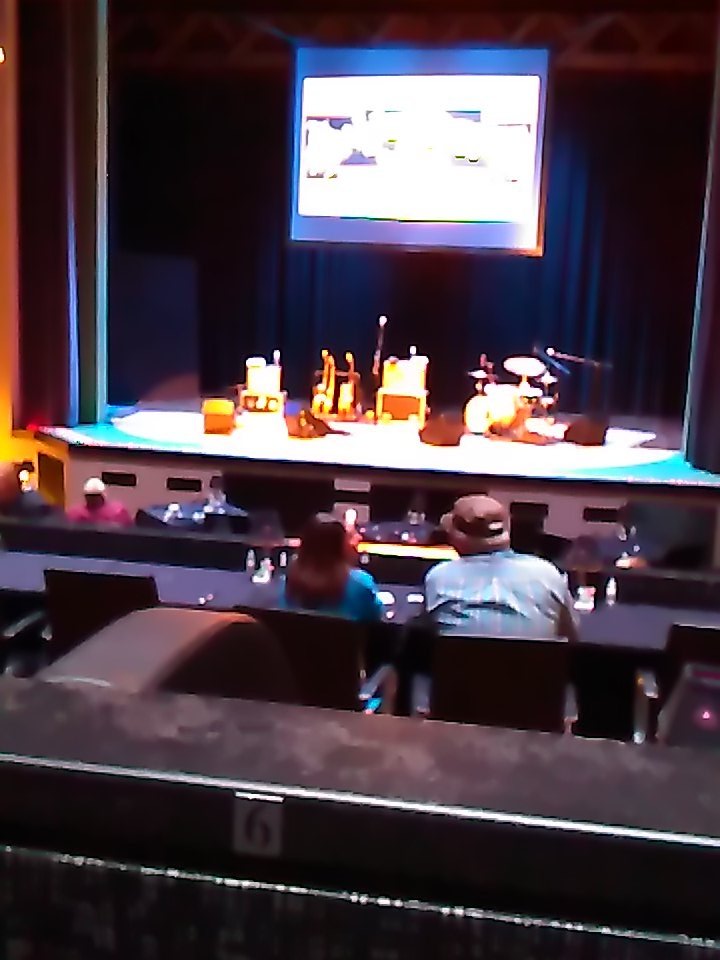 PowerjamONeill's tweet photo. Thanks to Lucas Hubbard for the @raywylie tickets! Texan Theater rocks! https://t.co/wAgyM5jmGS