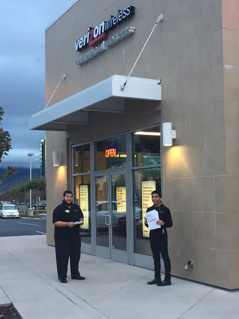 AtFirstSprint's tweet photo. Jus chillin, letting people know about our discounts. @Sprint4NorCal @SouthEastBay @NorCalRetail @ https://t.co/r4eRaCthAU